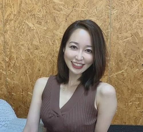 av女友优 小惠,AV女友的甜蜜日常与情感解码