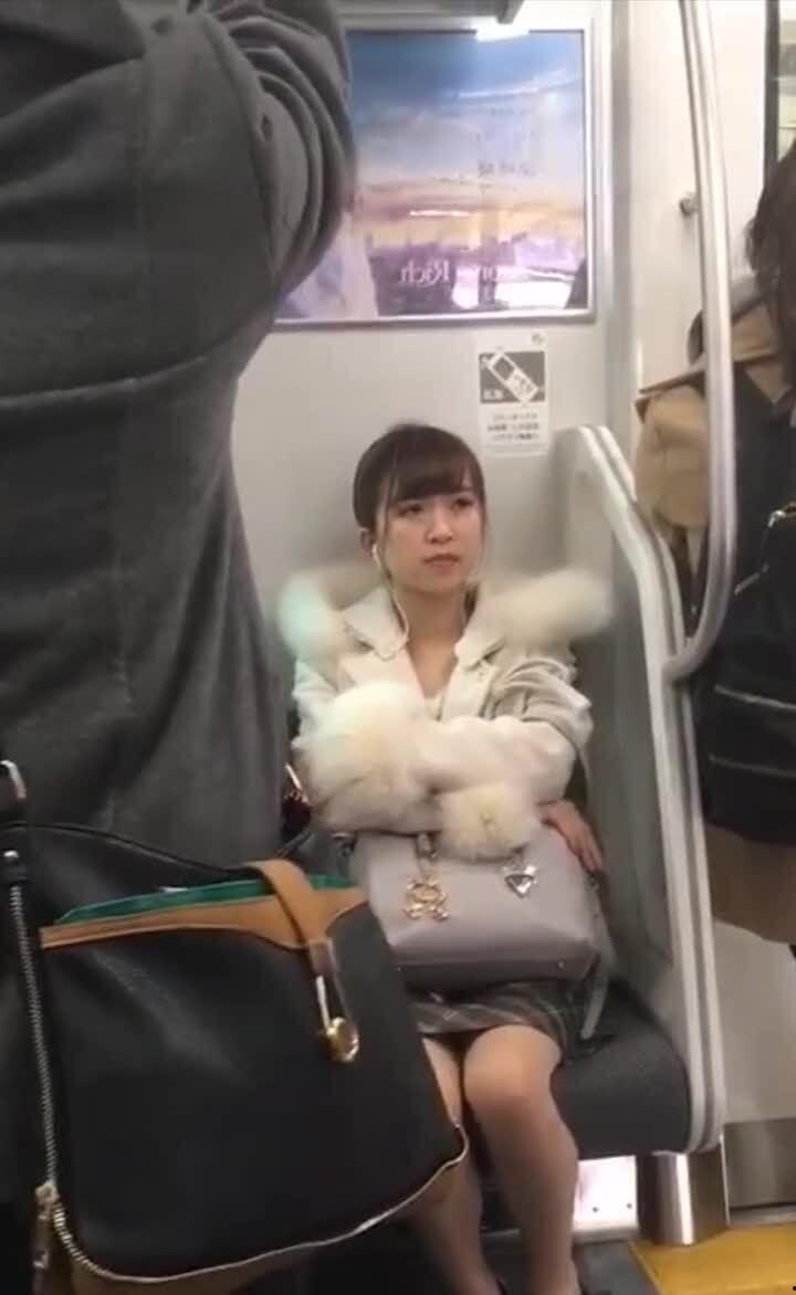 日本电车女,揭秘日本电车女生文化